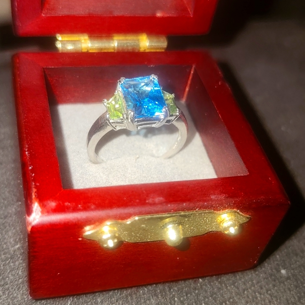 10K White Gold Ring